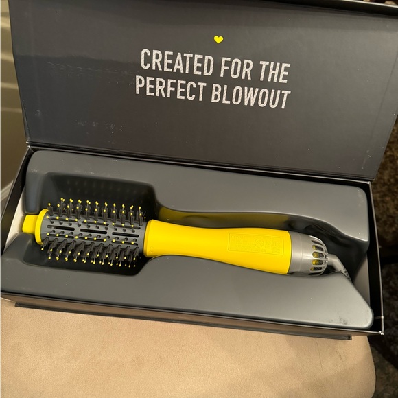 NIB Drybar The Half Shot Round Blow-Dryer Brush - Picture 10 of 14